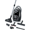 Aspirateur au format traineau associant l'entretien des tapis au coloris noir